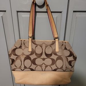 Coach Hamptons Shoulder bag 19354